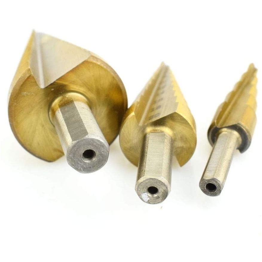 Grąžtai skylės (pa)platinimui pakopiniai 4-32mm. 3vnt. 4 Grąžtai skylės (pa)platinimui pakopiniai 4-32mm. 3vnt. 4