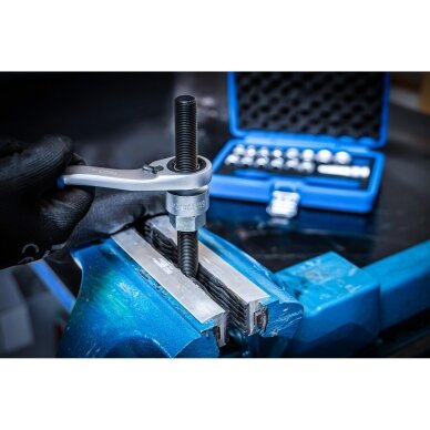 Kiauryminių galvučių rinkinys su terkšle 19 mm. Gear Lock 10 - 24 mm. 17 vnt. 1 Kiauryminių galvučių rinkinys su terkšle 19 mm. Gear Lock 10 - 24 mm. 17 vnt. 1